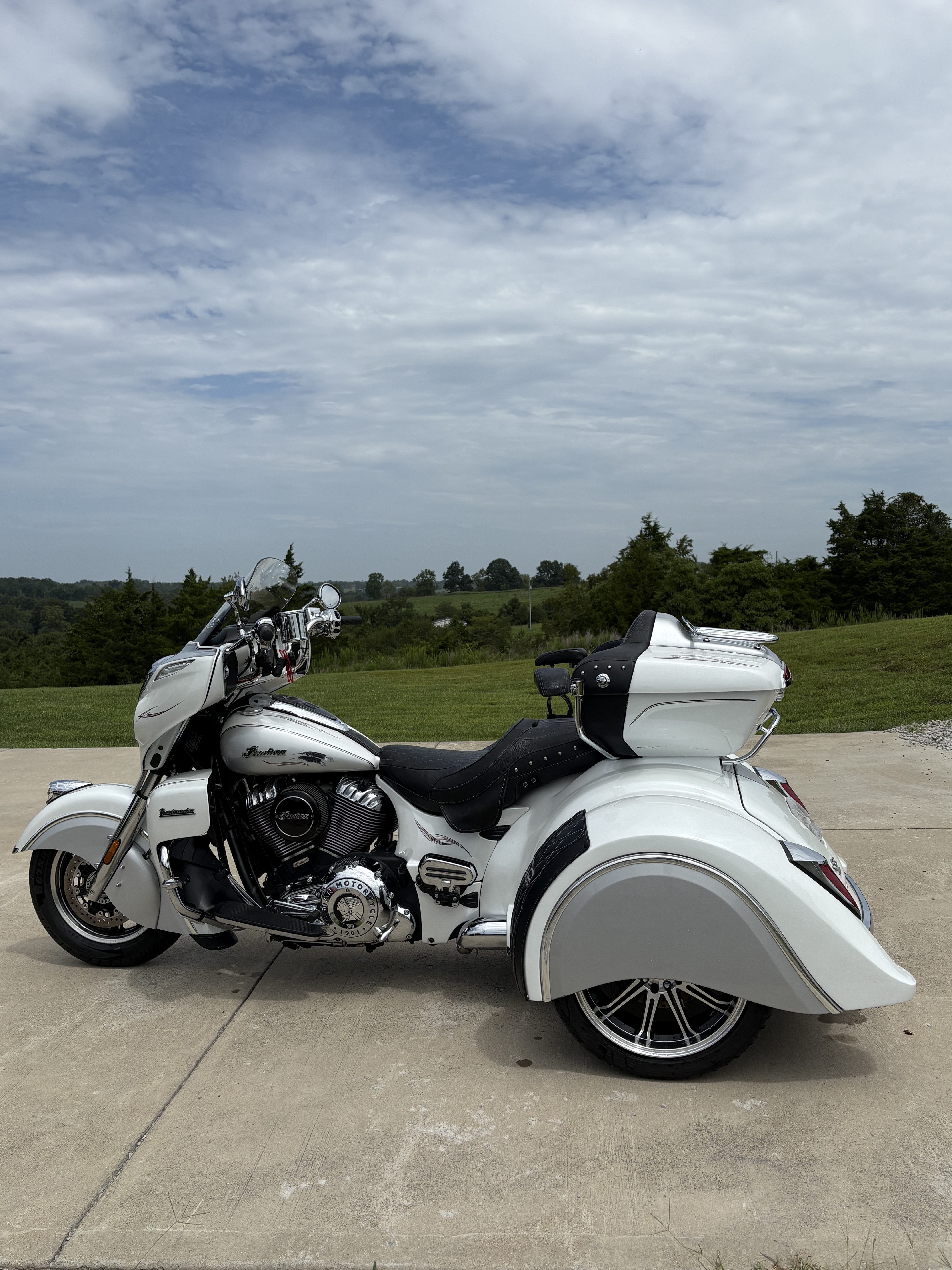 2018 Indian ROADMASTER LIMITED WITH POWERBAND AUDIO PACKAGE LIMITED WITH POWERBAND AUDIO PACKAGE in Cynthiana, KY