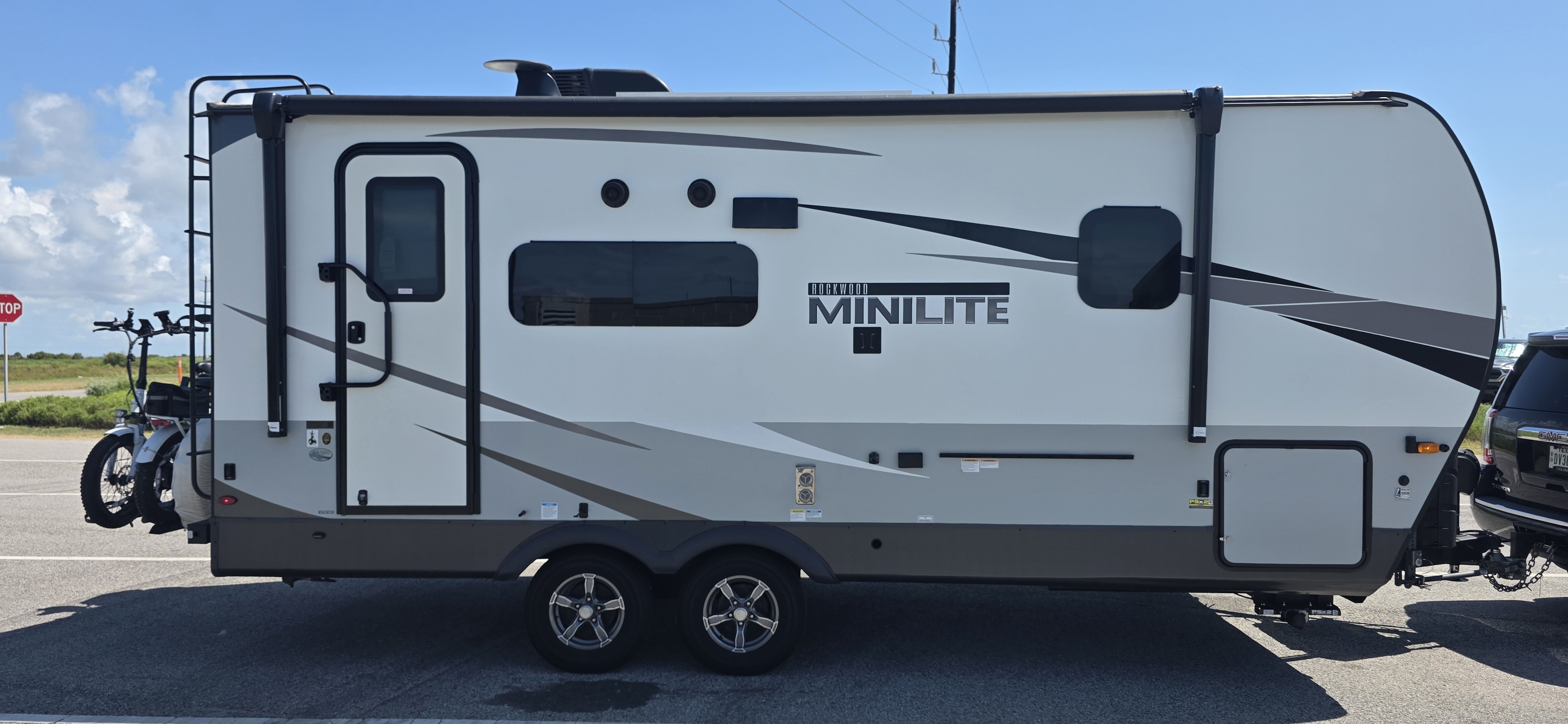 2023 Forest River ROCKWOOD MINI LITE 2205S RV