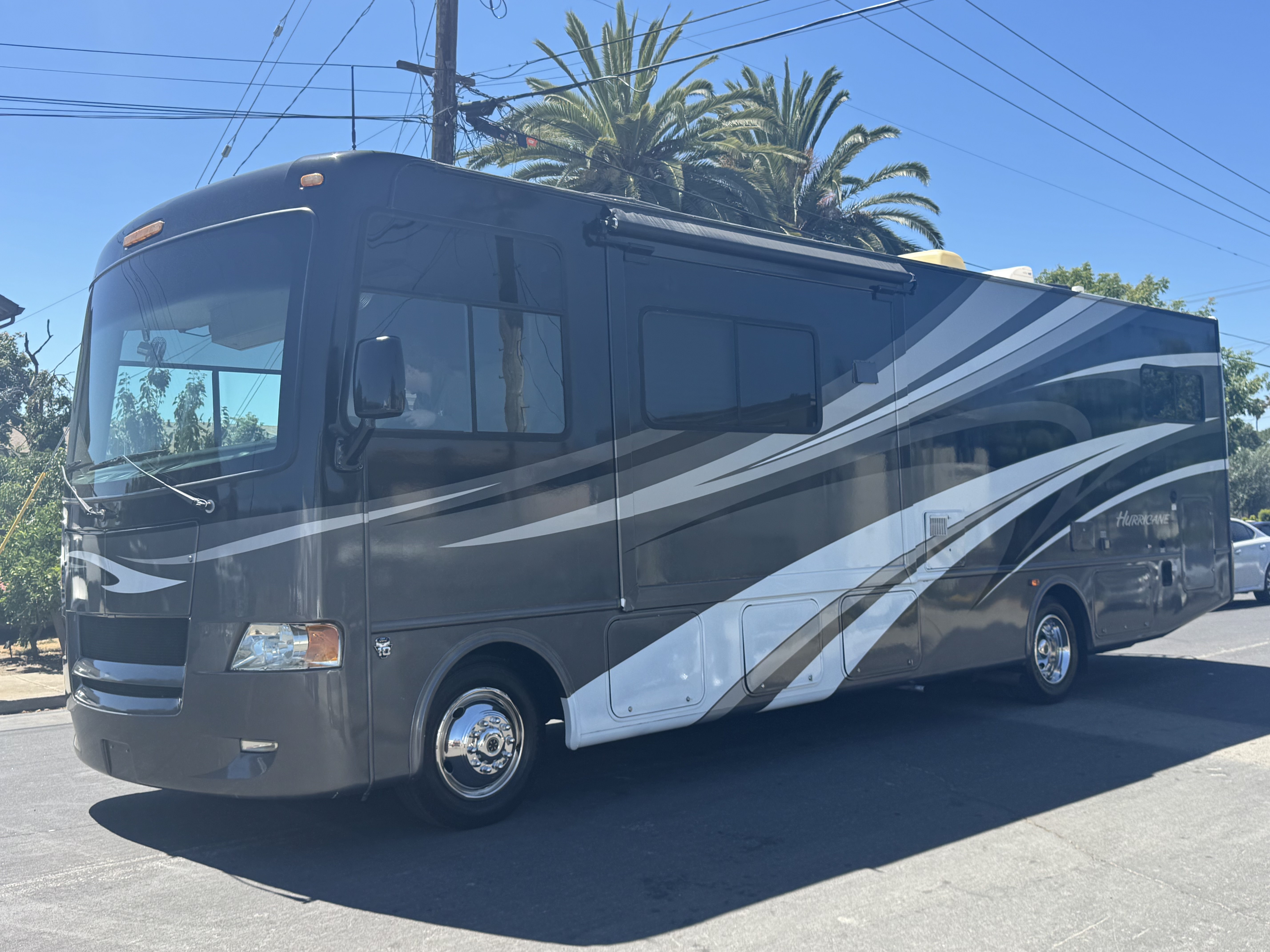 2012 Thor Motor Coach HURRICANE 31J in danville CA