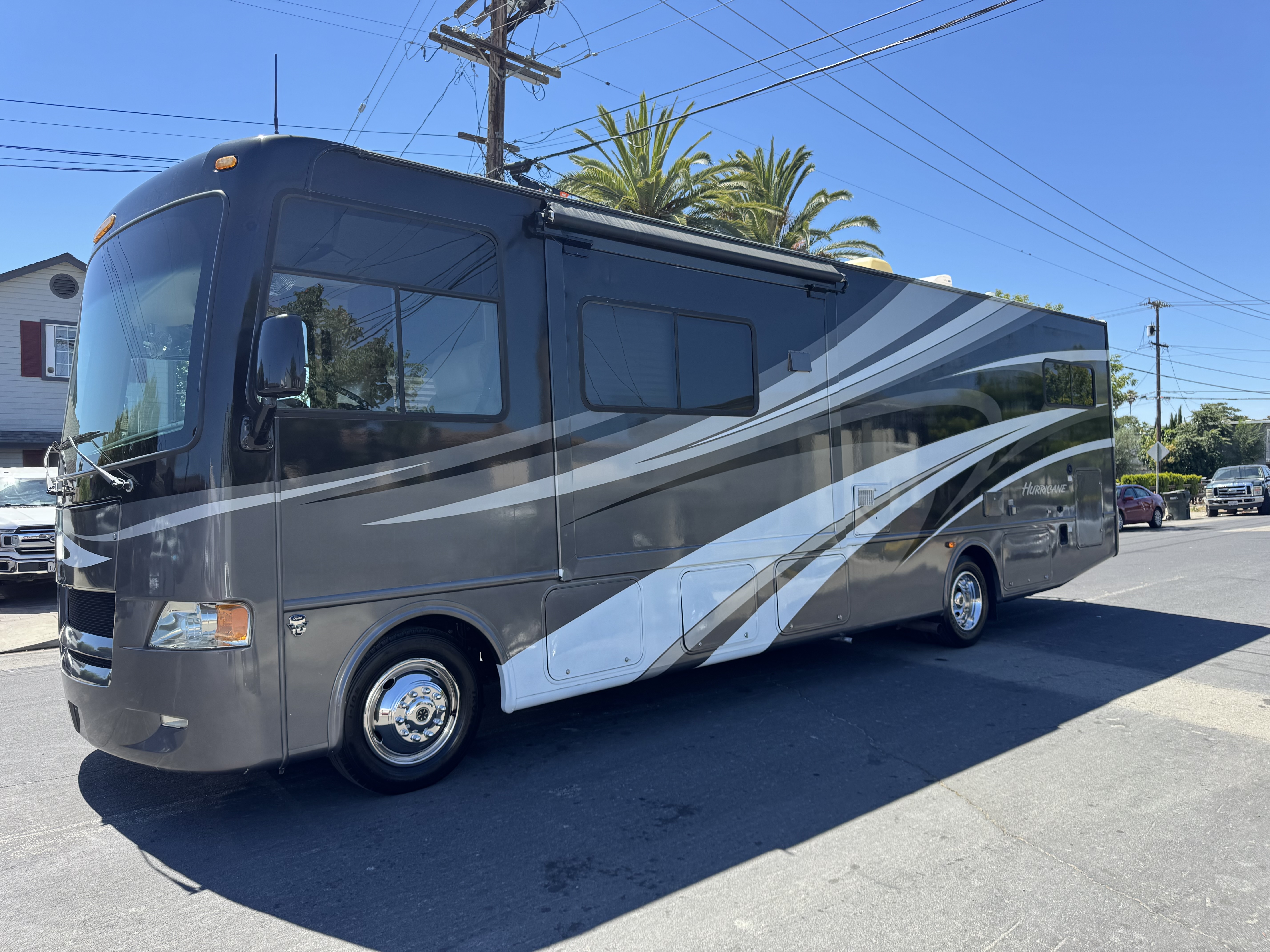 2012 Thor Motor Coach HURRICANE 31J in danville CA
