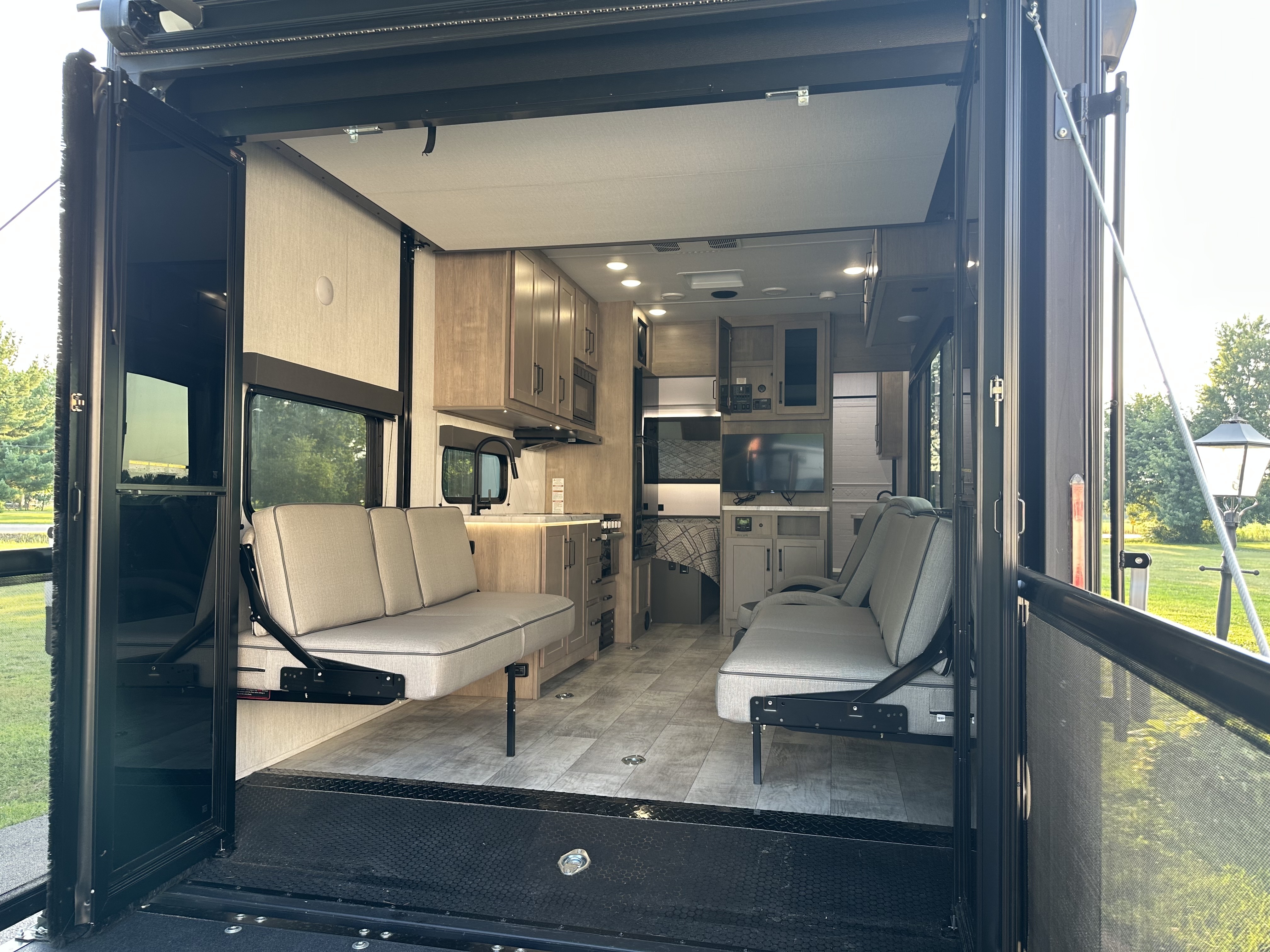 2024 Grand Design MOMENTUM G-CLASS 21G RV