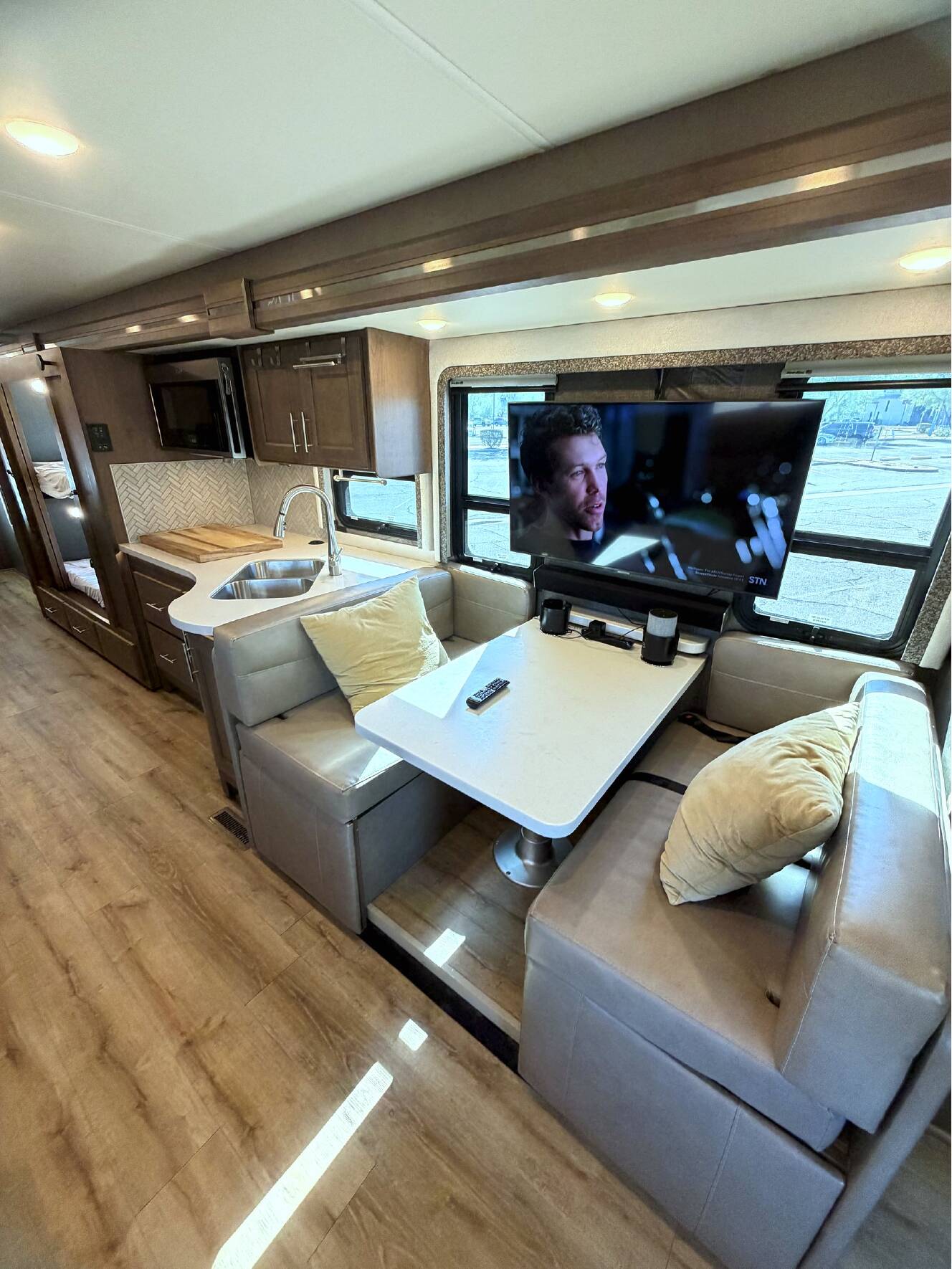 A photo of this 2021 Thor Motor Coach PALAZZO 33 5