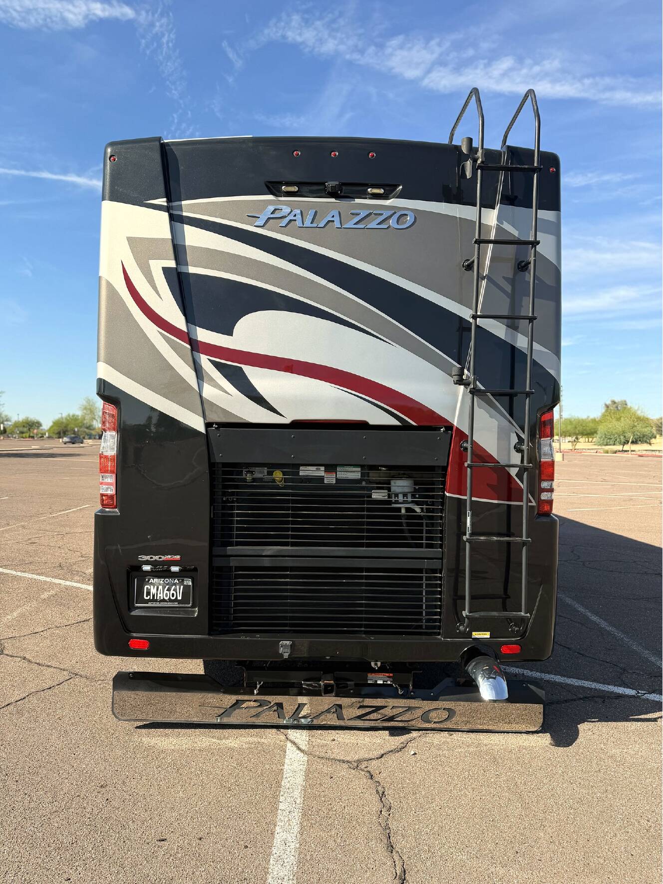 A photo of this 2021 Thor Motor Coach PALAZZO 33 5