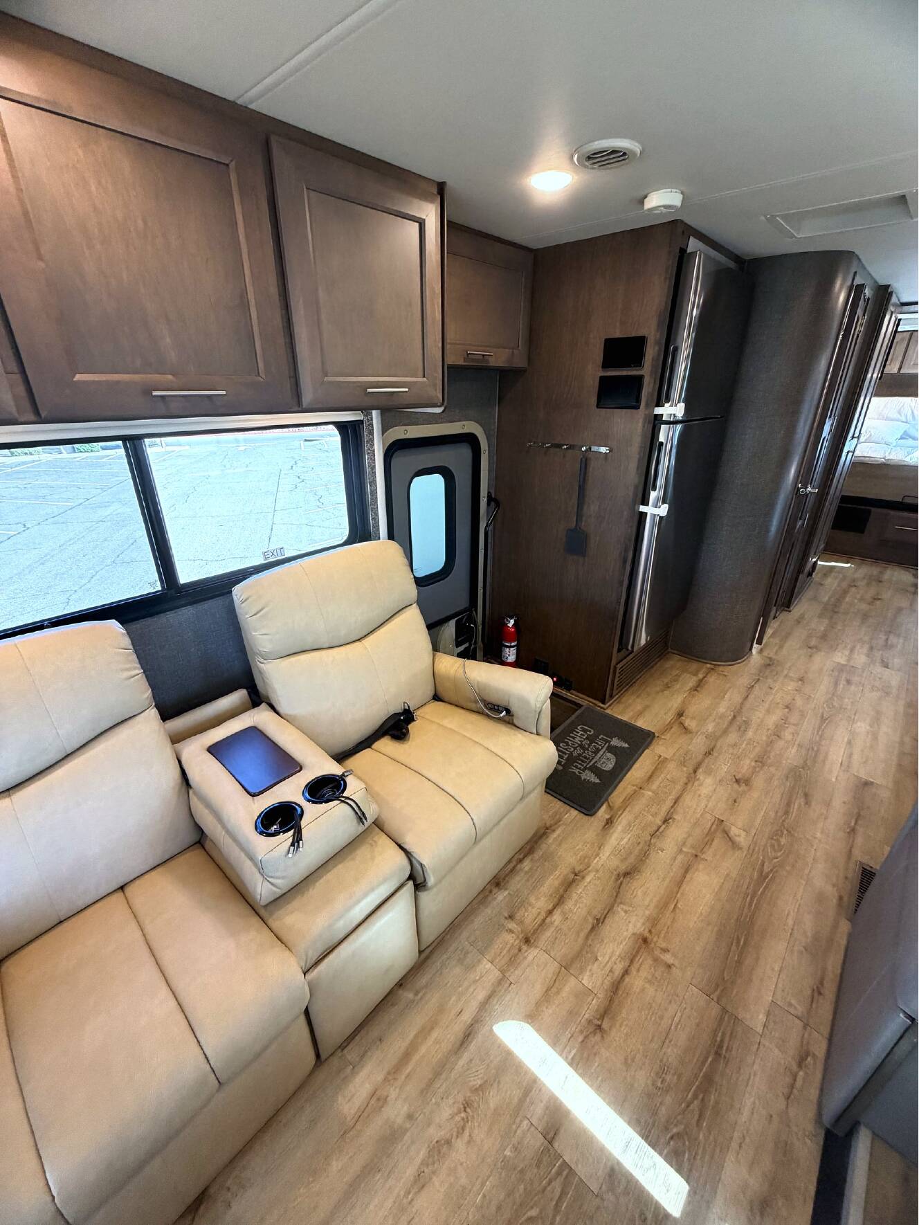 A photo of this 2021 Thor Motor Coach PALAZZO 33 5