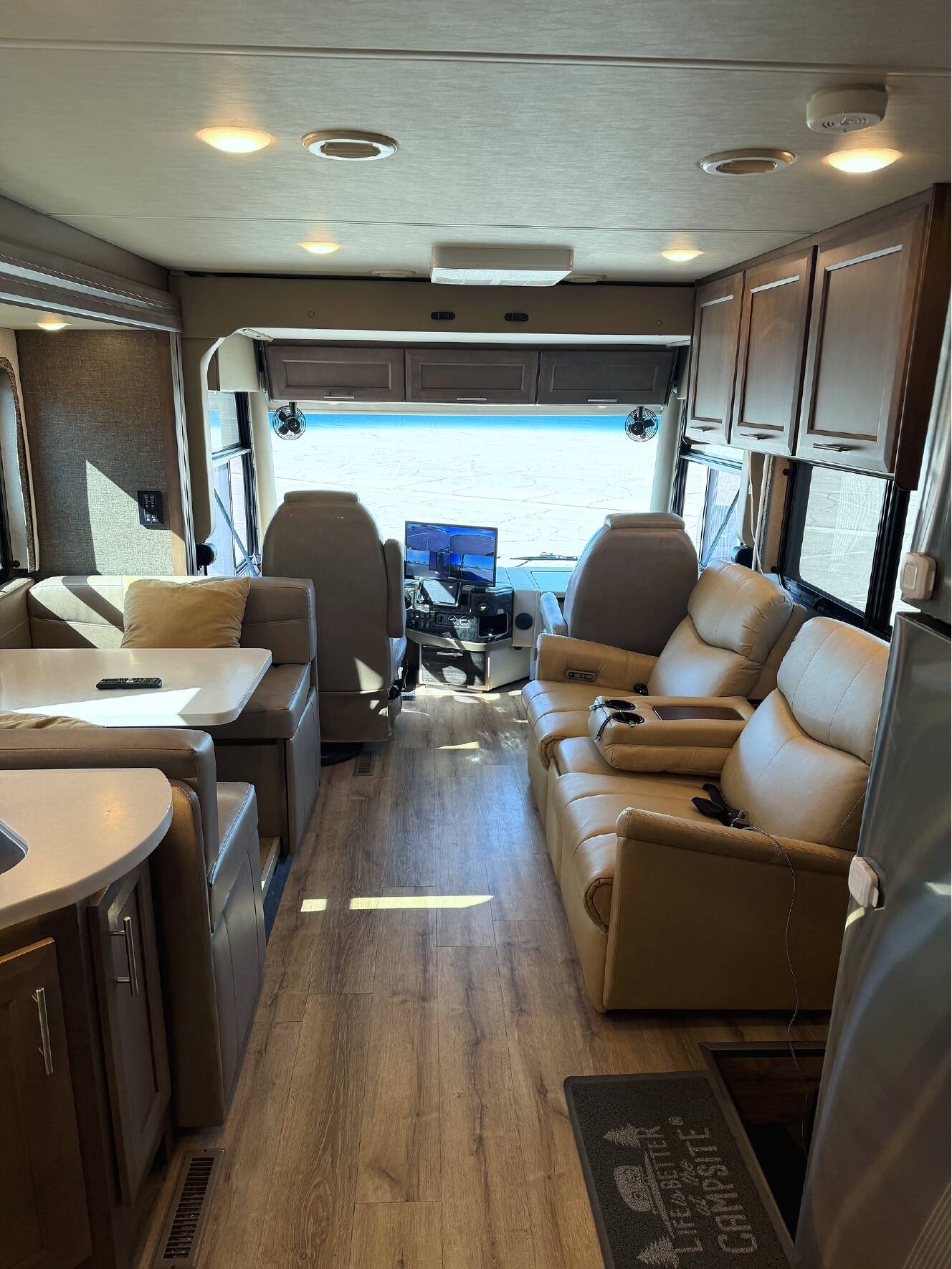 A photo of this 2021 Thor Motor Coach PALAZZO 33 5