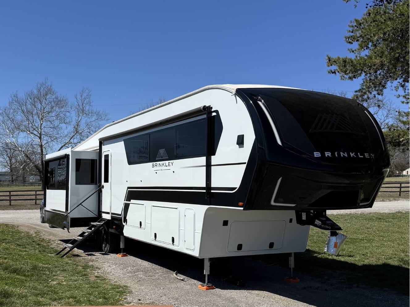 2024 Brinkley MODEL Z 3610 RV