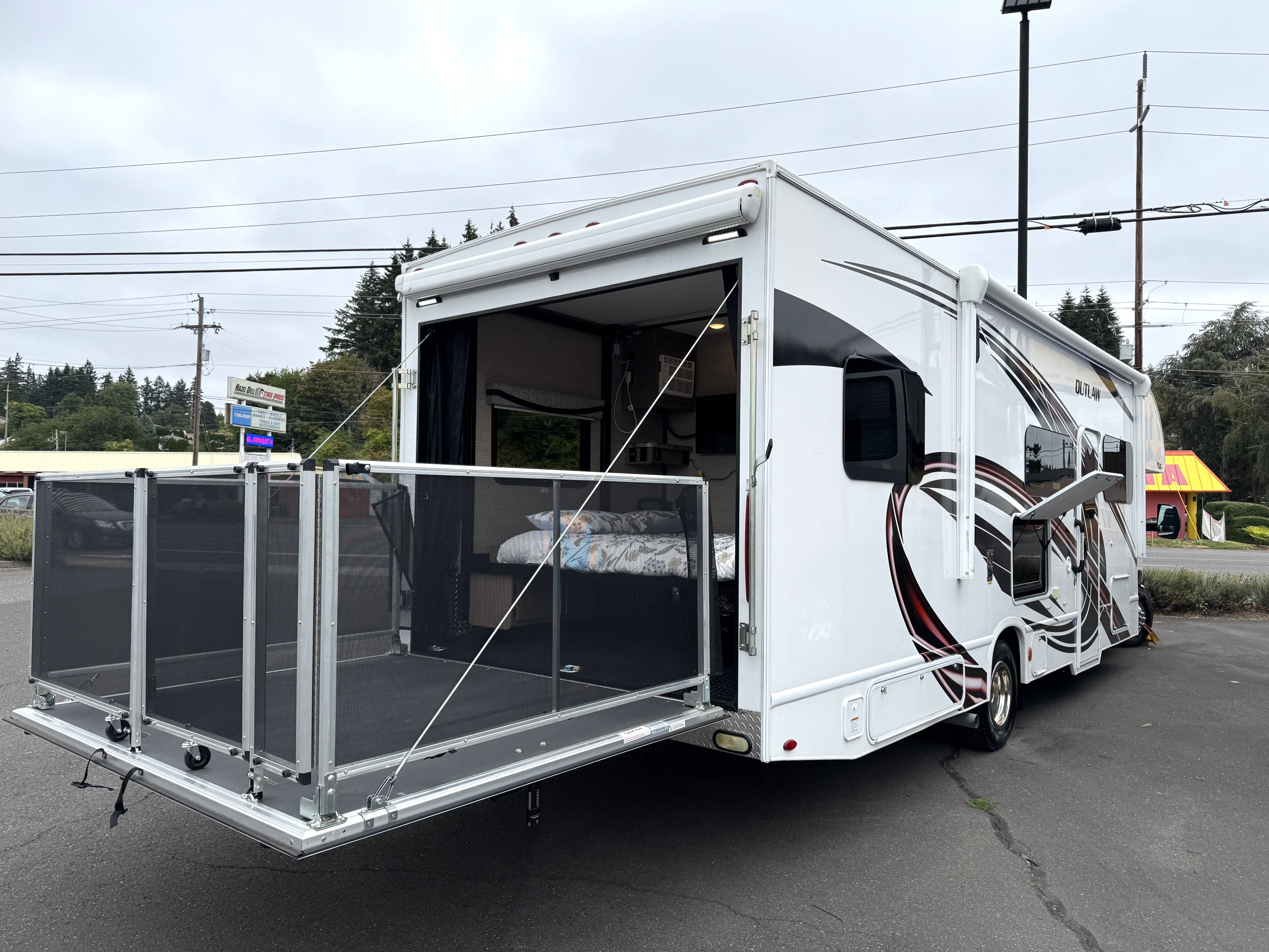 2022 Thor Motor Coach OUTLAW 29J RV