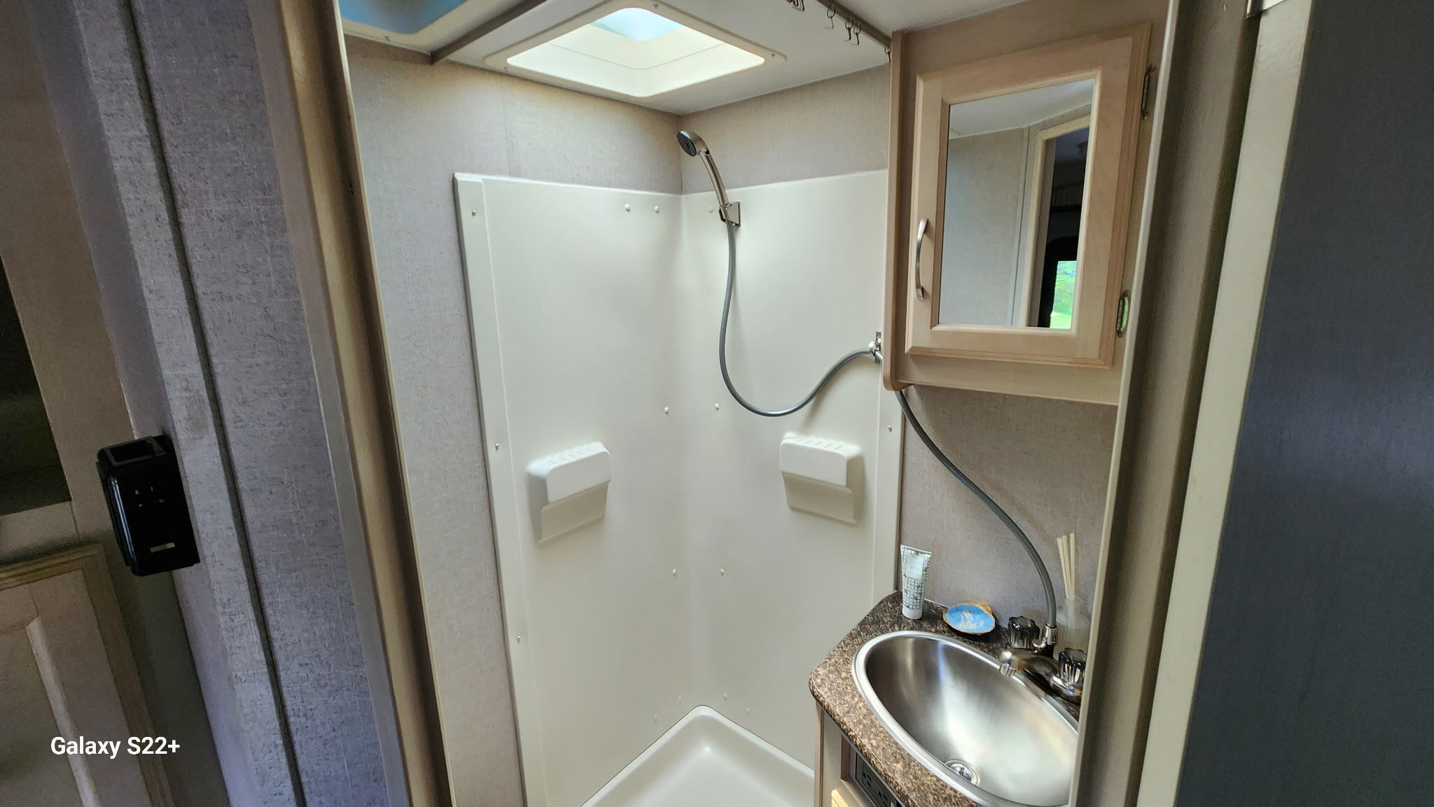 2019 Winnebago MICRO MINNIE 1808FBS in columbia MD