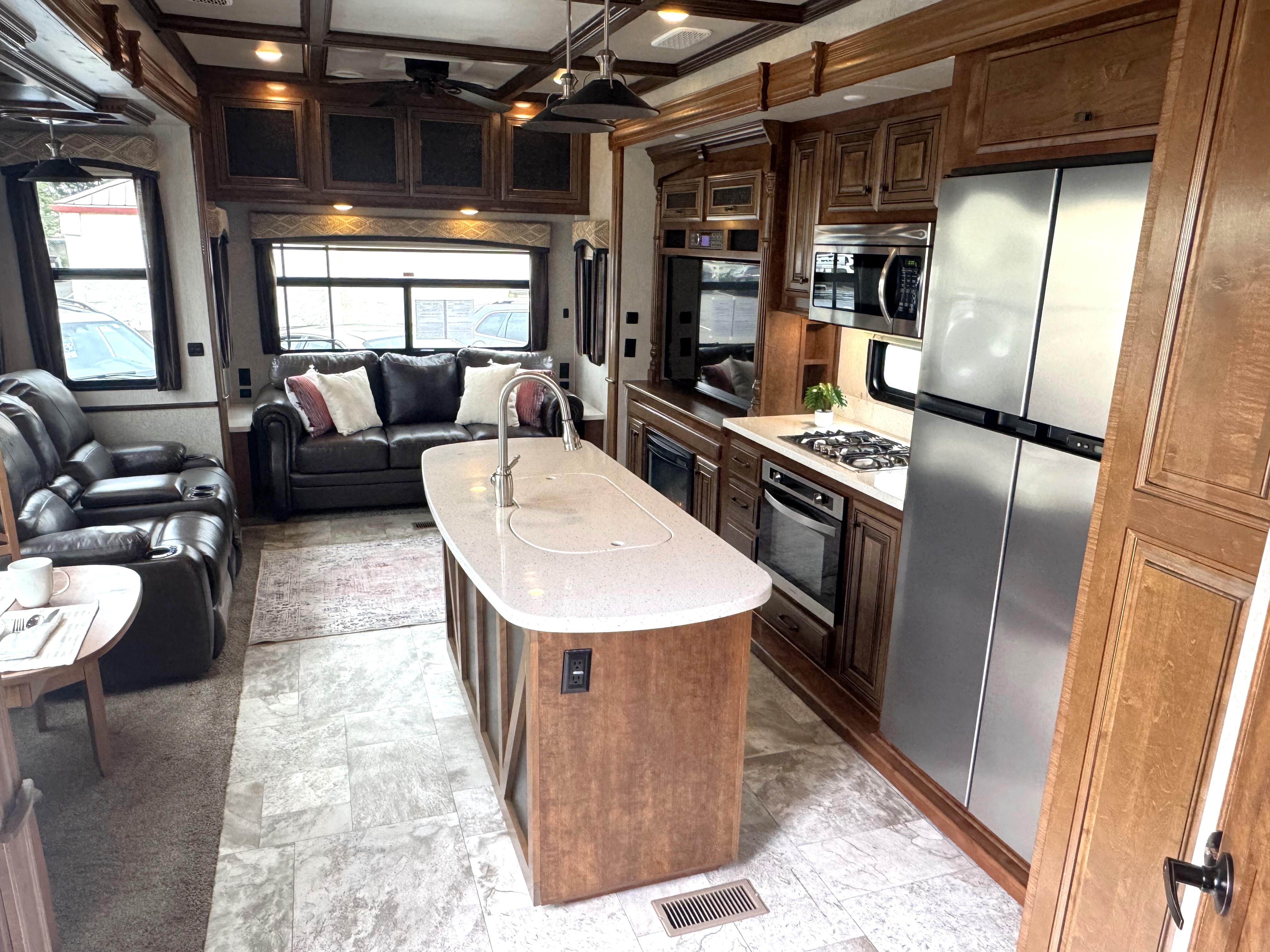2018 Heartland BIGHORN 3870FB in vancouver WA