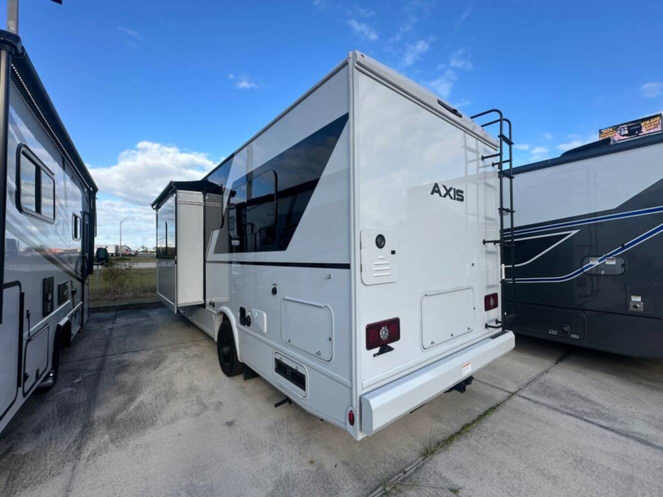 A photo of this 2026 Thor Motor Coach Axis 26.1