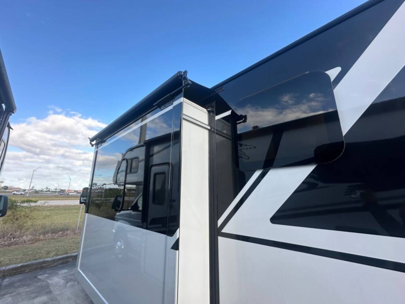 A photo of this 2026 Thor Motor Coach Axis 26.1
