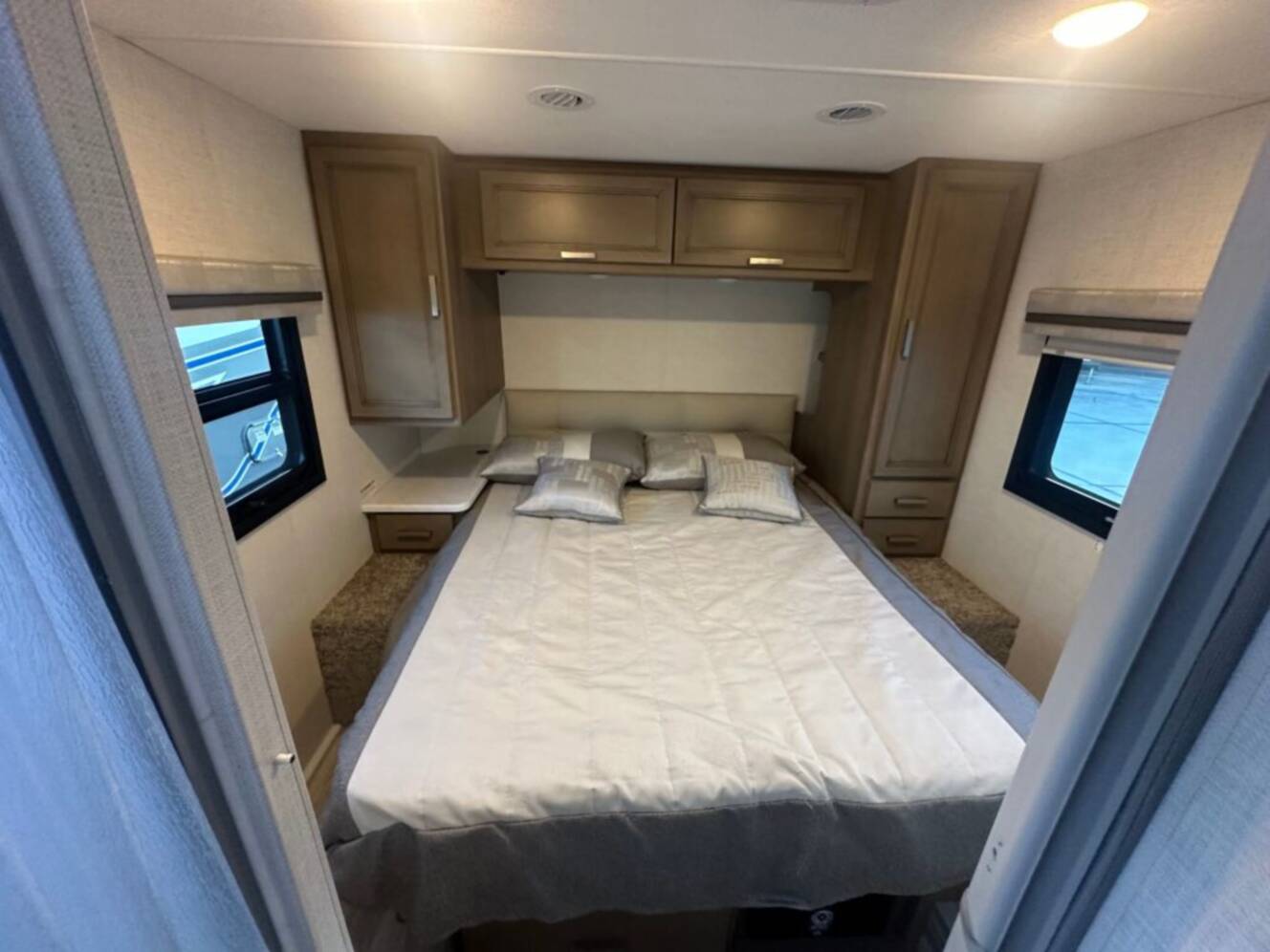 A photo of this 2026 Thor Motor Coach Axis 26.1
