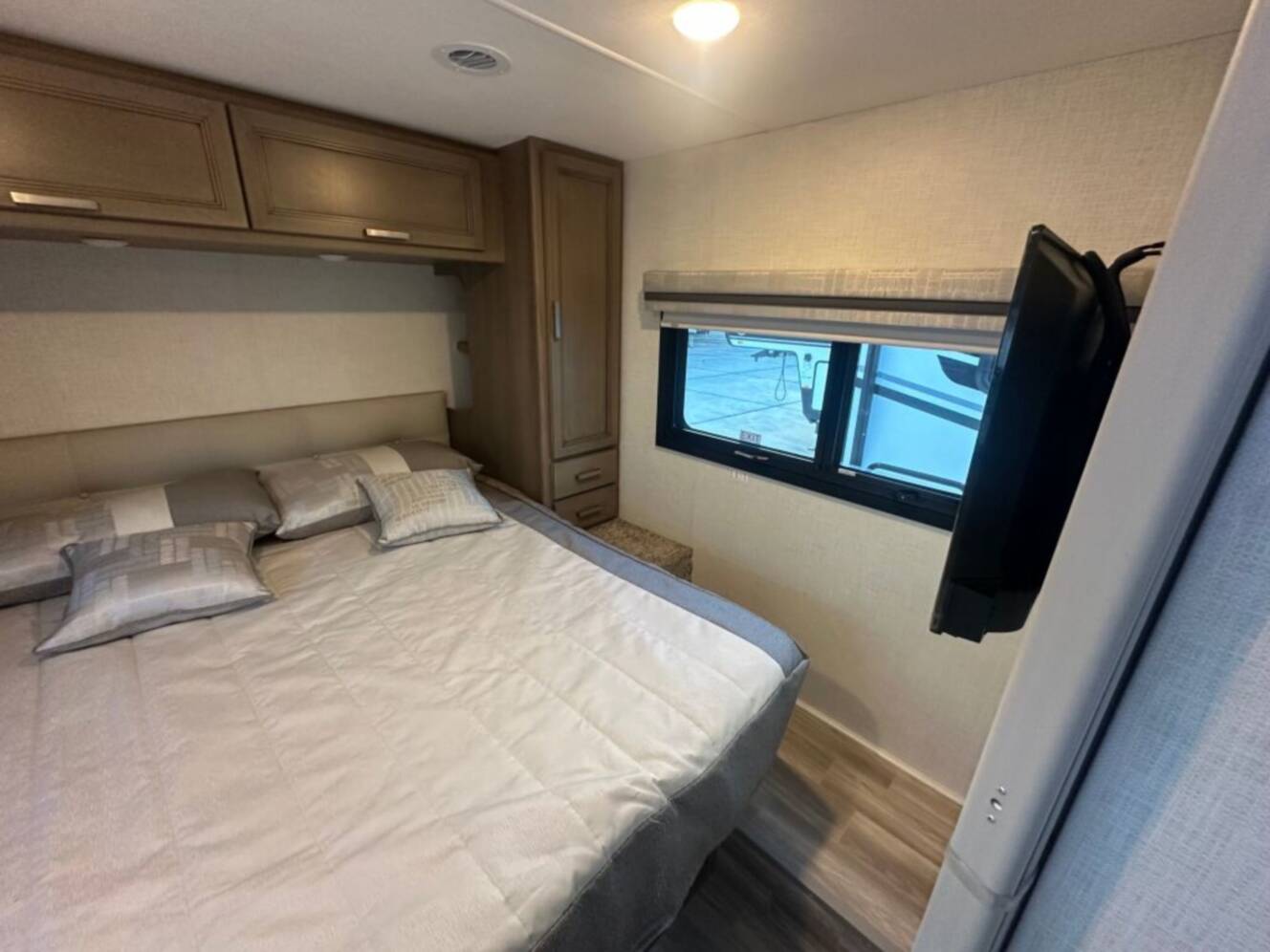 A photo of this 2026 Thor Motor Coach Axis 26.1