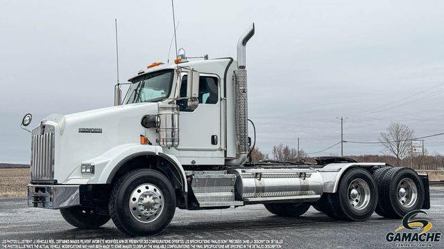 2017 KENWORTH T800 DAY CAB in Champlain, NY