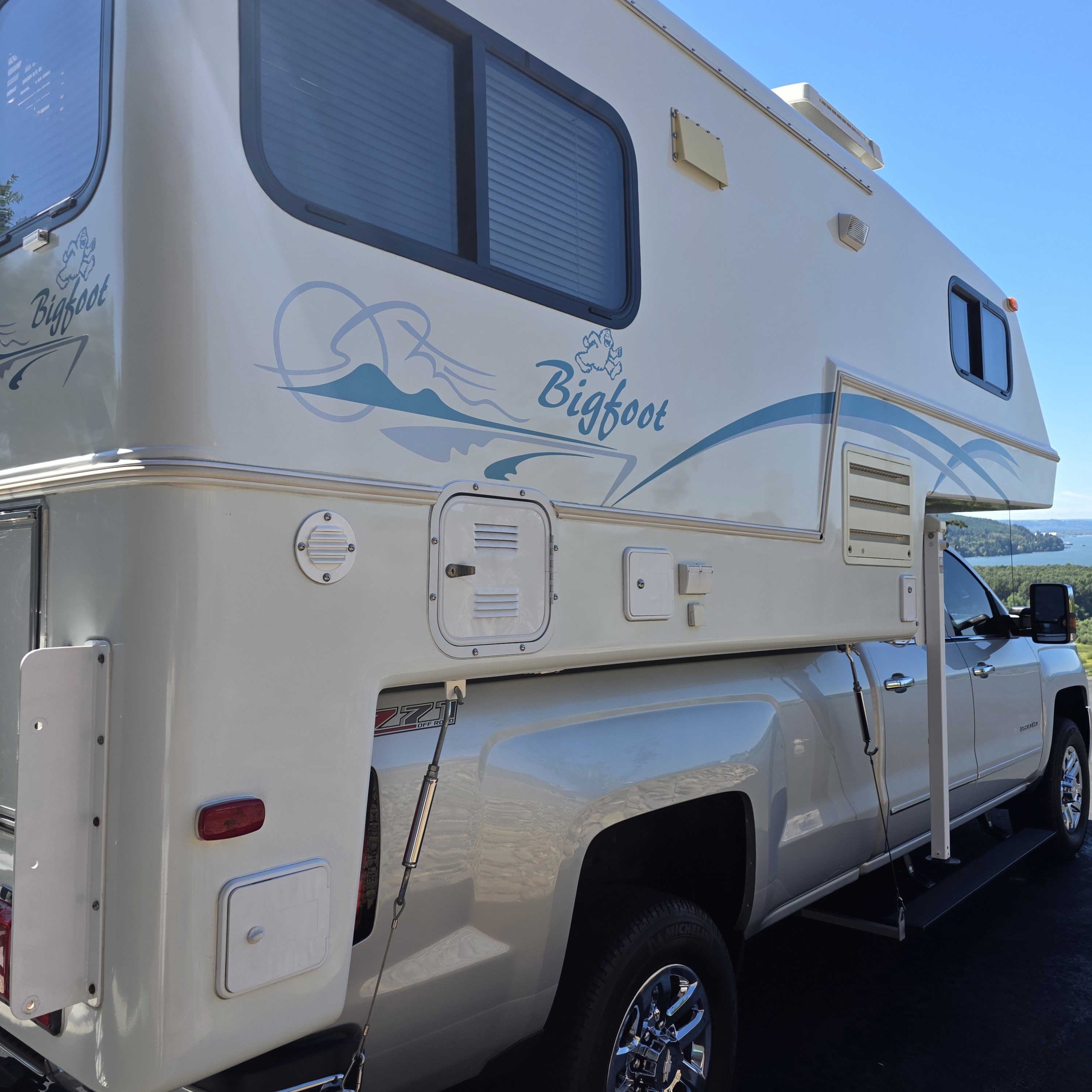 2000 Bigfoot 2500 SERIES 25-C-9.6B in kelso WA