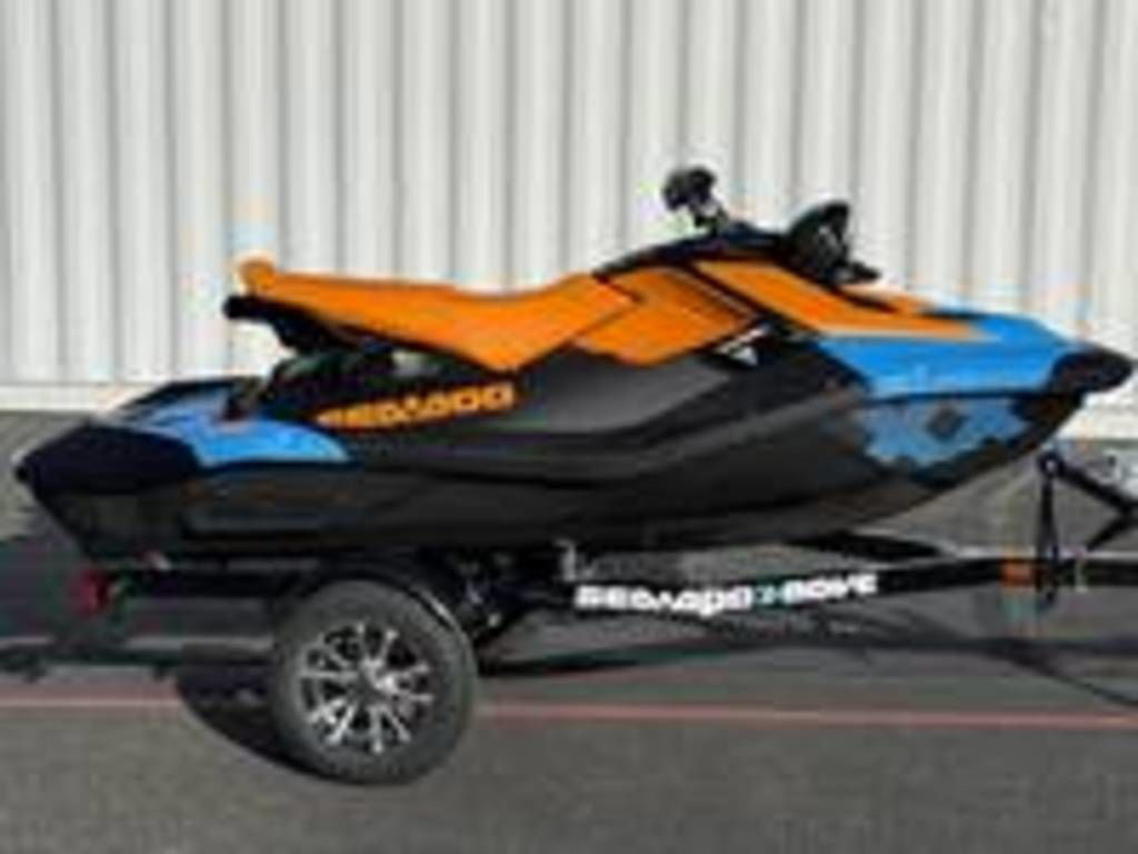 2026 Sea-Doo Spark Trixx for 3 Rotax 900 ACE - 90 iBR and Au FOR 3 - 90 in Hudson Oaks, TX