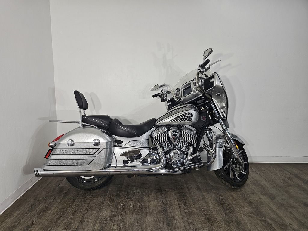 2018 Indian Chieftain Elite Black Hills Silver w/ Marble Accents ELITE in Tucson, AZ