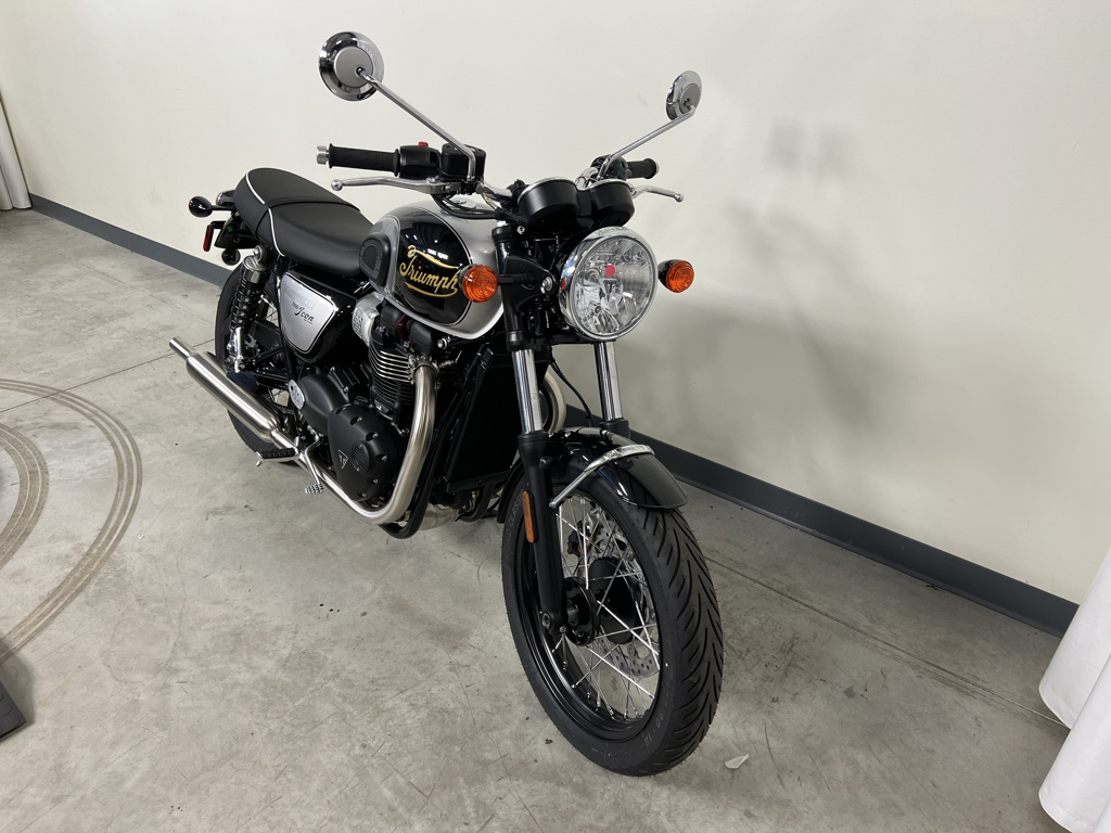 2025 Triumph Bonneville T100 Icon Edition BASE in Peninsula, OH