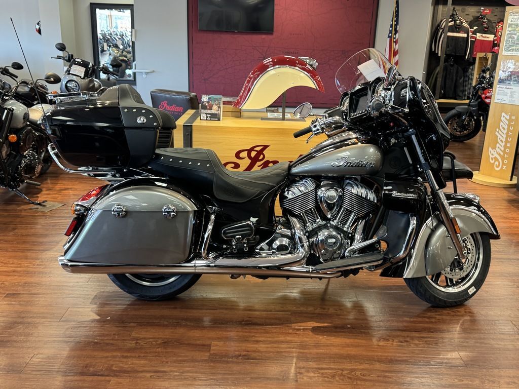 2025 Indian Motorcycle® Roadmaster® Black Metallic/Heavy Metal DARK HORSE in Knoxville, TN