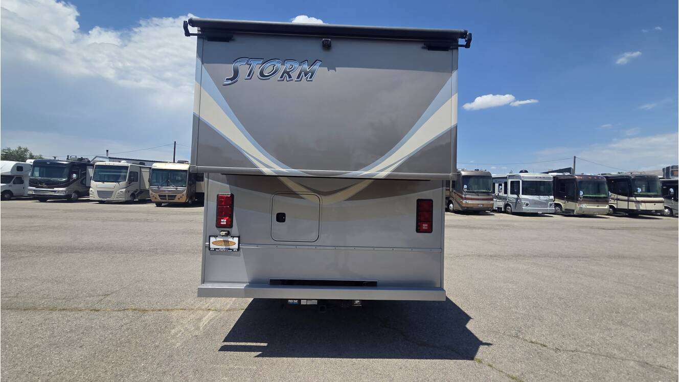 A photo of this 2014 Fleetwood Storm 28F