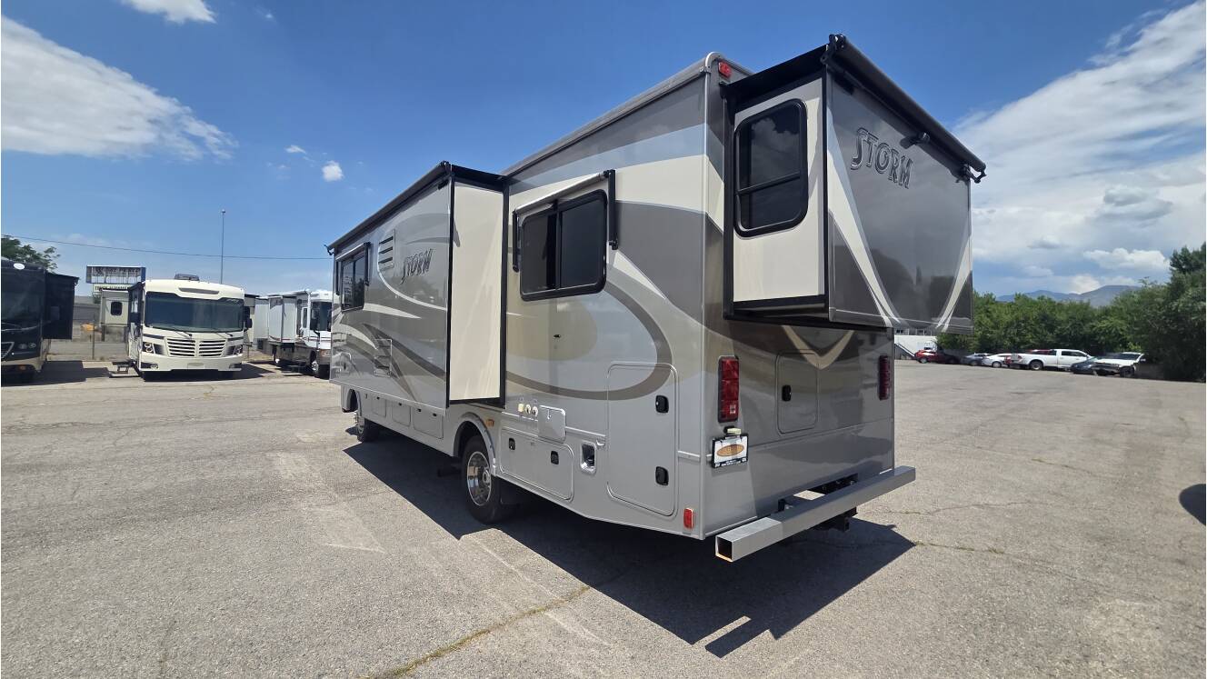 A photo of this 2014 Fleetwood Storm 28F