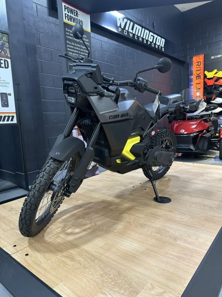 2025 Can-Am 2W ORIGIN Black BASE in Wilmington, NC
