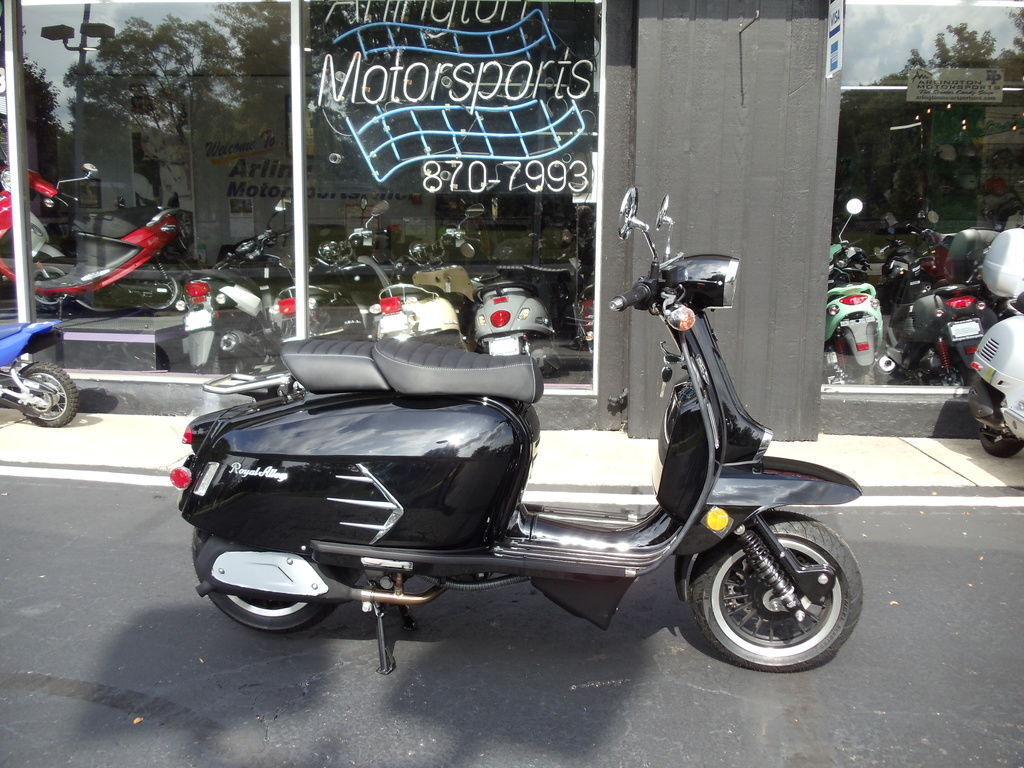 2025 Genuine Scooter Co Grand Prix 300s in Arlington Heights, IL