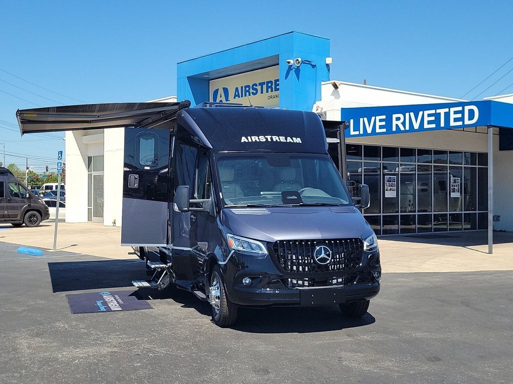 2026 Airstream Atlas Murphy Suite RV