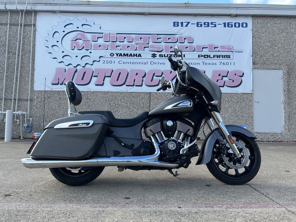 2020 Indian Motorcycle® Chieftain® Titanium Smoke in Arlington, TX