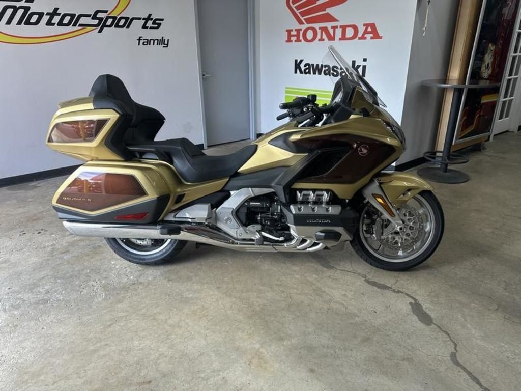 2025 Honda® Gold Wing Tour 50th Anniversary DCT TOUR DCT in Barrington, IL