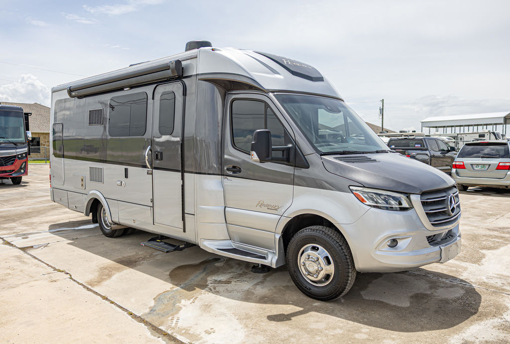 2021 Regency Rv Ultra Brougham 25MB in weatherford TX