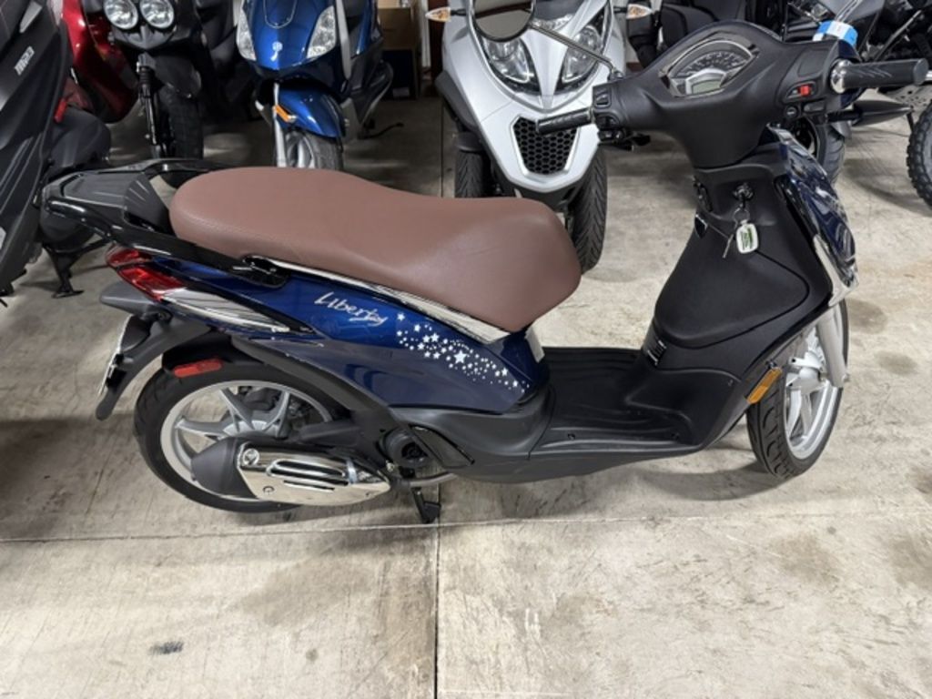 2023 Piaggio Liberty 50 Baci Perugina Euro 5 50 BACI PERUGINA in Francis Creek, WI