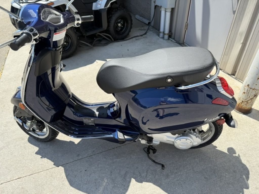 2025 Vespa Primavera 50 50 in Francis Creek, WI