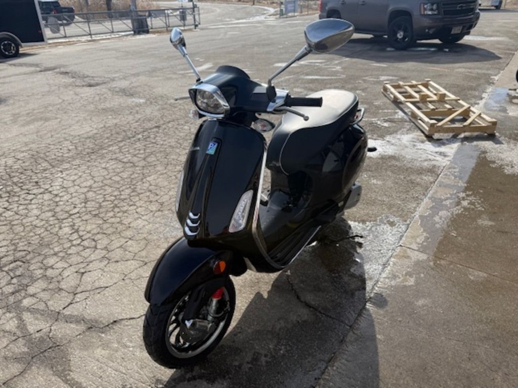 2023 Vespa Sprint 150 150 in Francis Creek, WI