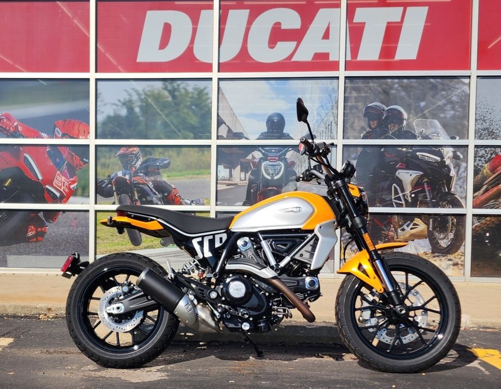 2024 Ducati Scrambler Icon (2G) Yellow ICON in Brunswick, OH