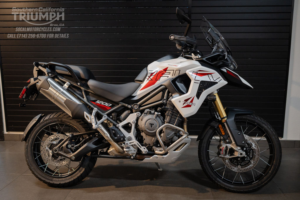 2026 Triumph Tiger 1200 Desert Edition Crystal white DESERT EDITION in Brea, CA