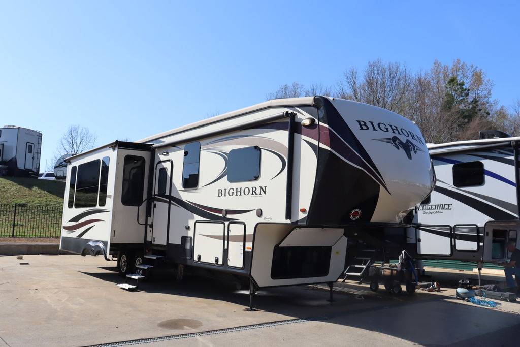 2019 Heartland Bighorn 3160 ELITE in southaven MS