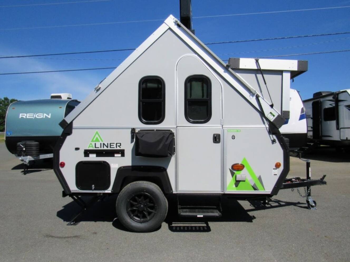 A photo of this 2025 Aliner Ranger 10 Dual Bed