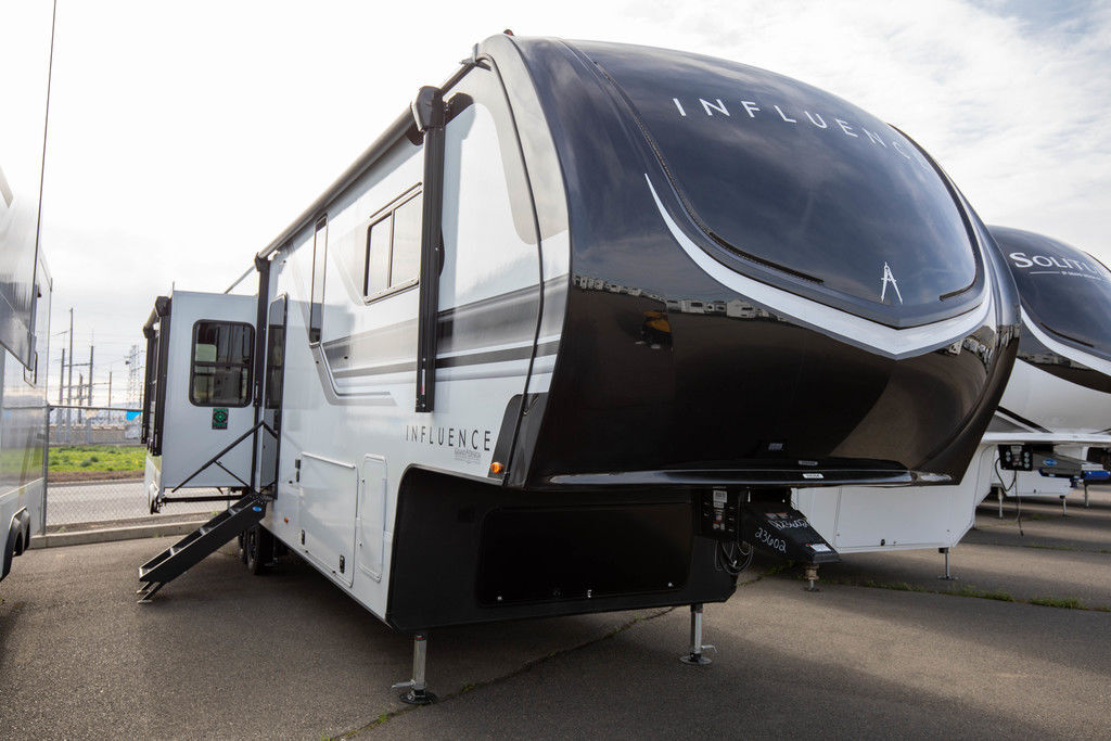 2026 Grand Design SOLITUDE Influence 3503GK in union gap WA