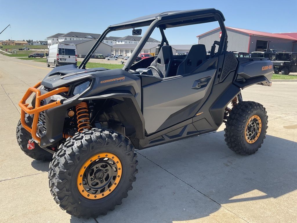 2026 Can-Am Commander XTP 1000R Gray 1000 in Cedar Falls, IA