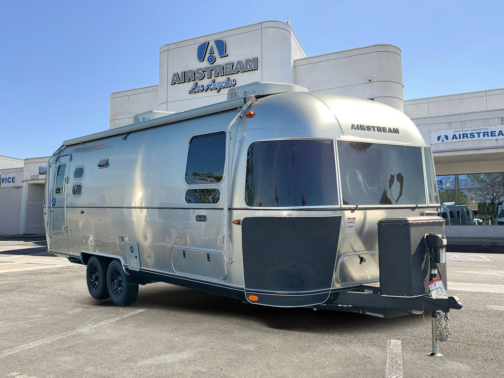 2025 Airstream Flying Cloud ® 27FBTH in san gabriel CA