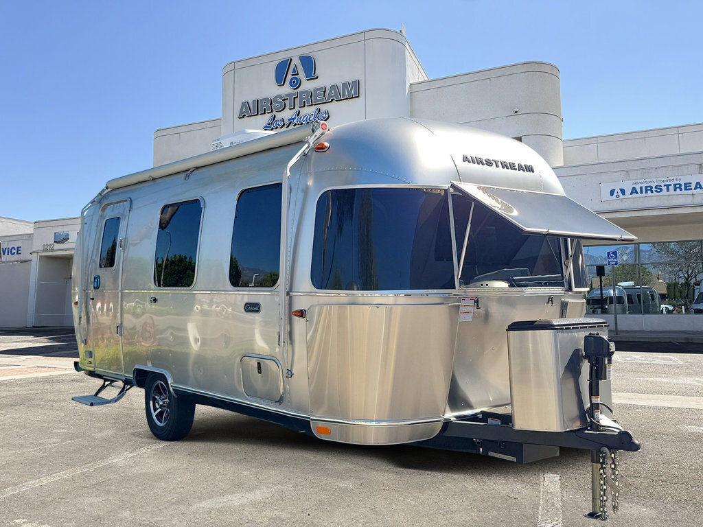 2026 Airstream Caravel ® 22FB in san gabriel CA