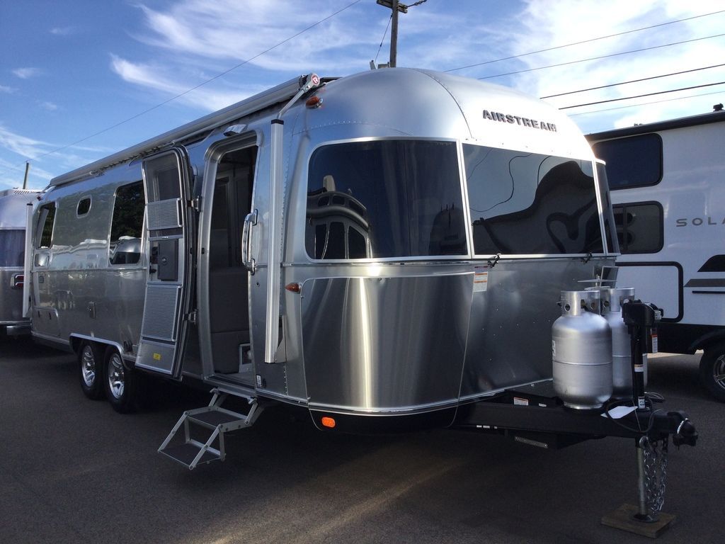 2026 Airstream Classic 28RB in lorain OH