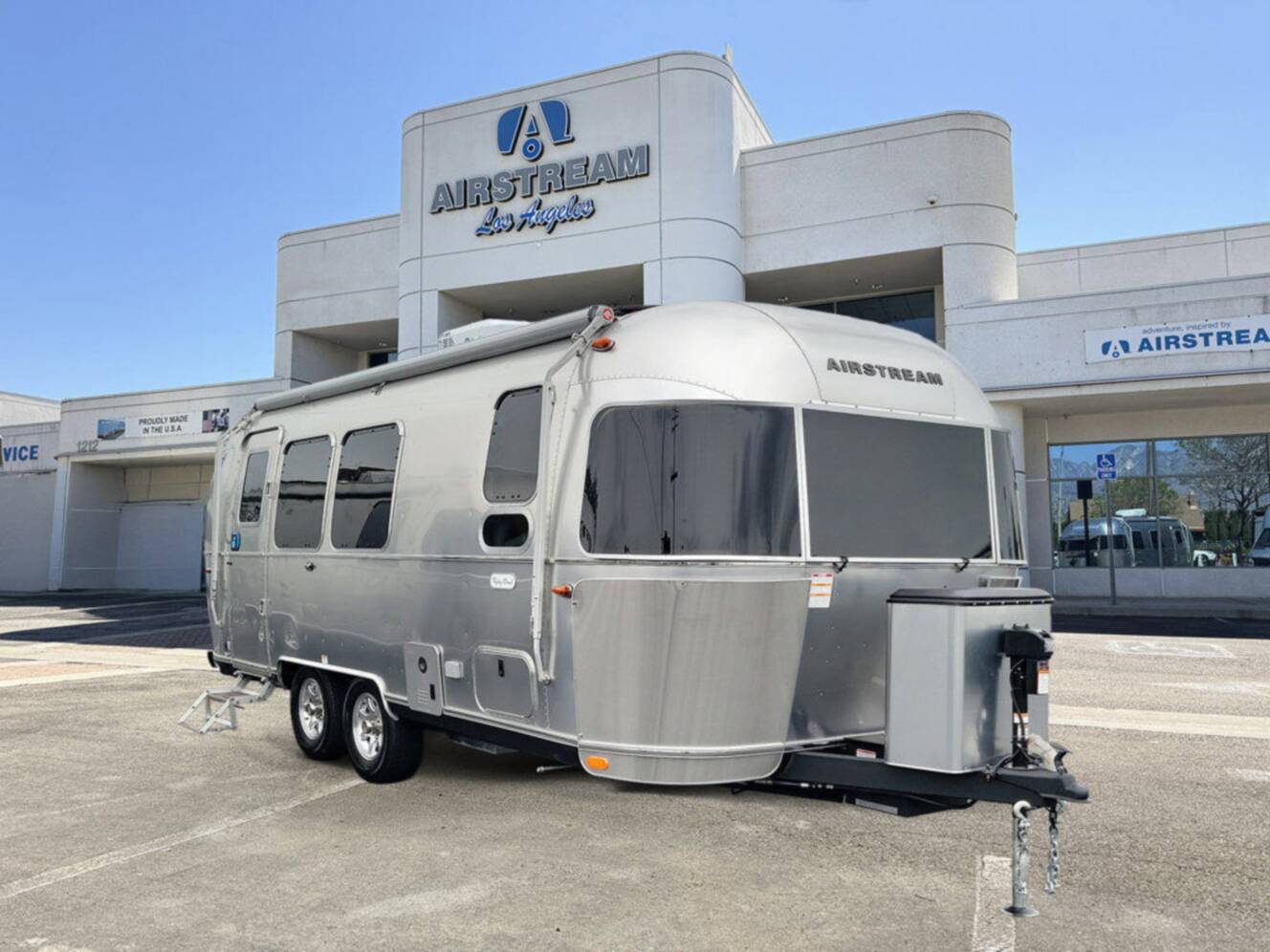 A photo of this 2026 Airstream Flying Cloud 23 FBQ