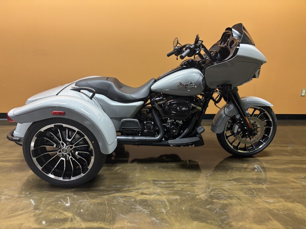 2025 Harley-Davidson Road Glide 3 3 in Topeka, KS