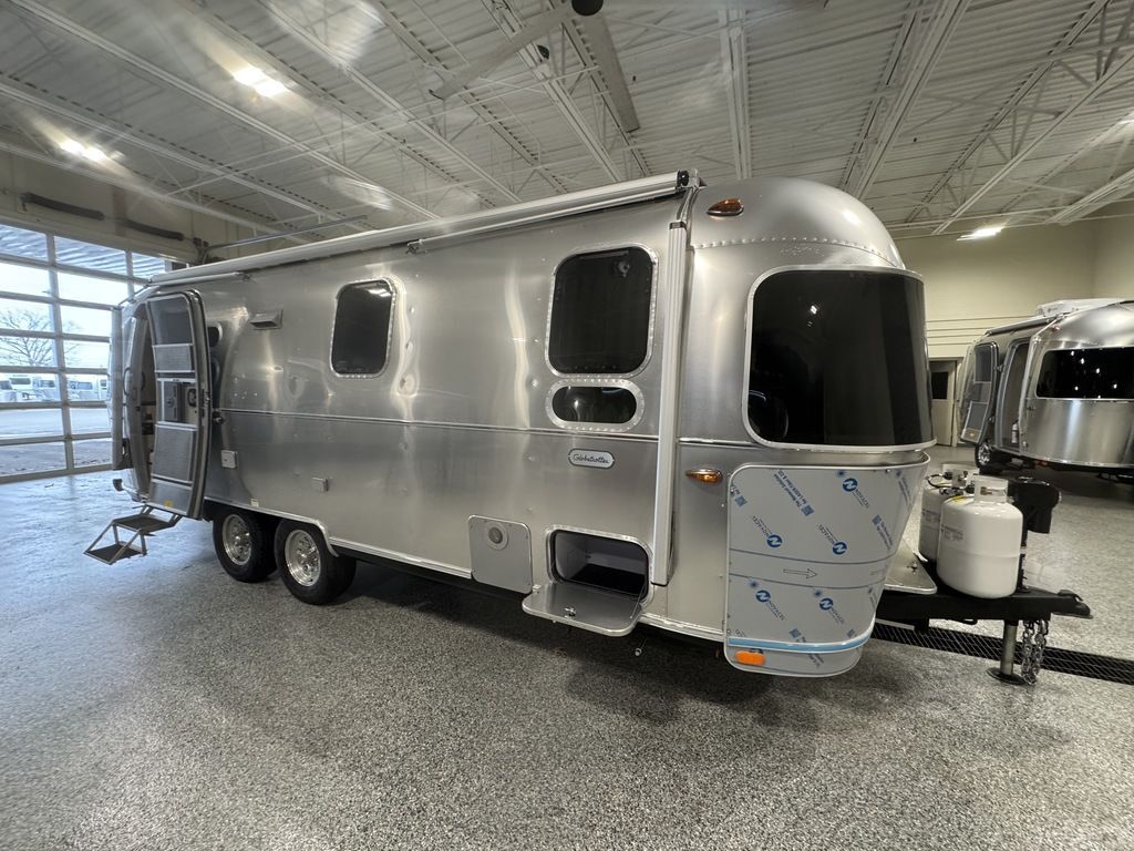 2026 Airstream Globetrotter® 25FB in lorain OH