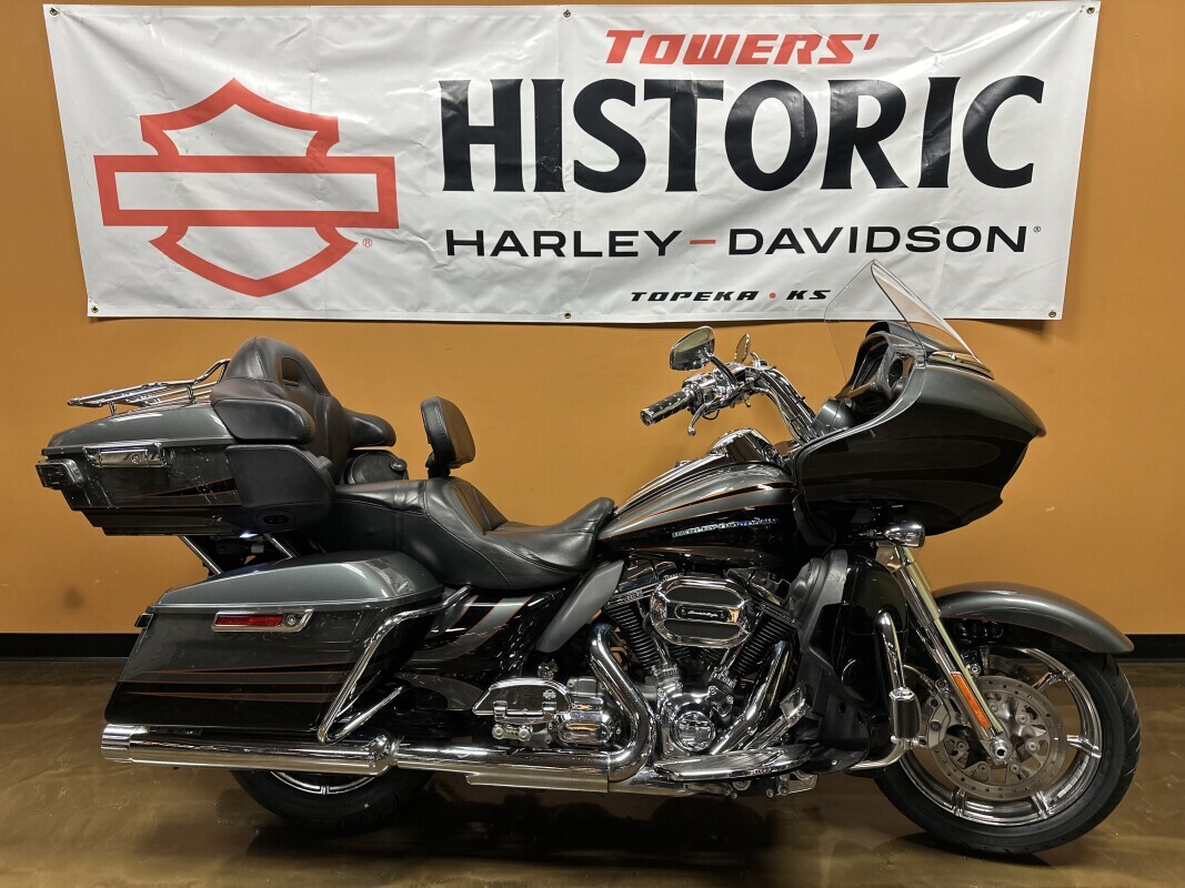 2016 Harley-Davidson CVO Road Glide Ultra CVO ULTRA in Topeka, KS