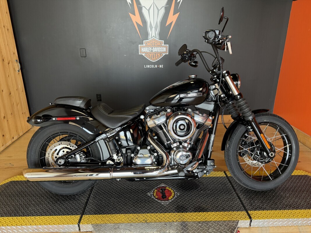 2025 Harley-Davidson Street Bob in Lincoln, NE
