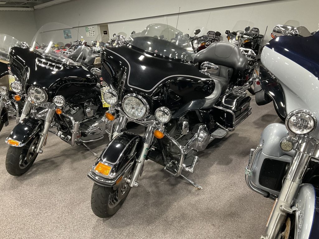 2011 Harley-Davidson® FLHTC - Electra Glide® Classic CLASSIC in Johnstown, PA
