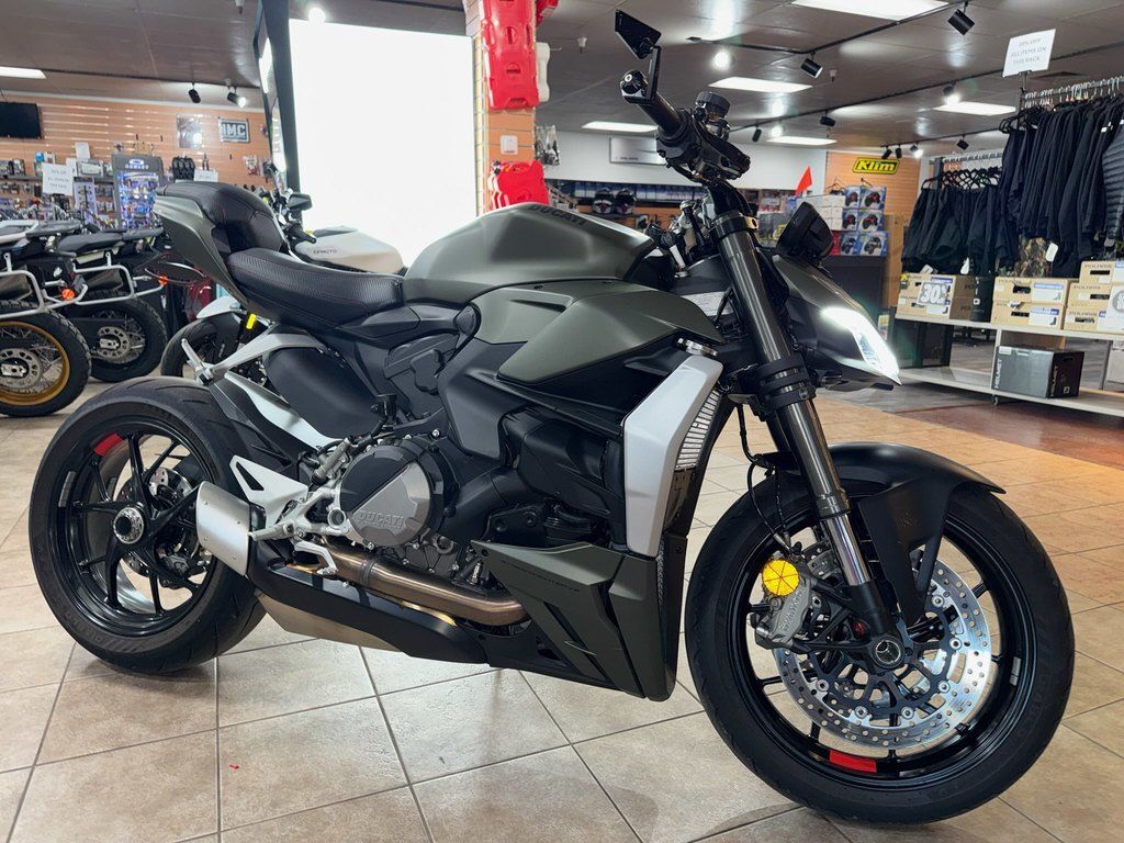 2024 Ducati Streetfighter V2 Storm Green V2 in Reno, NV